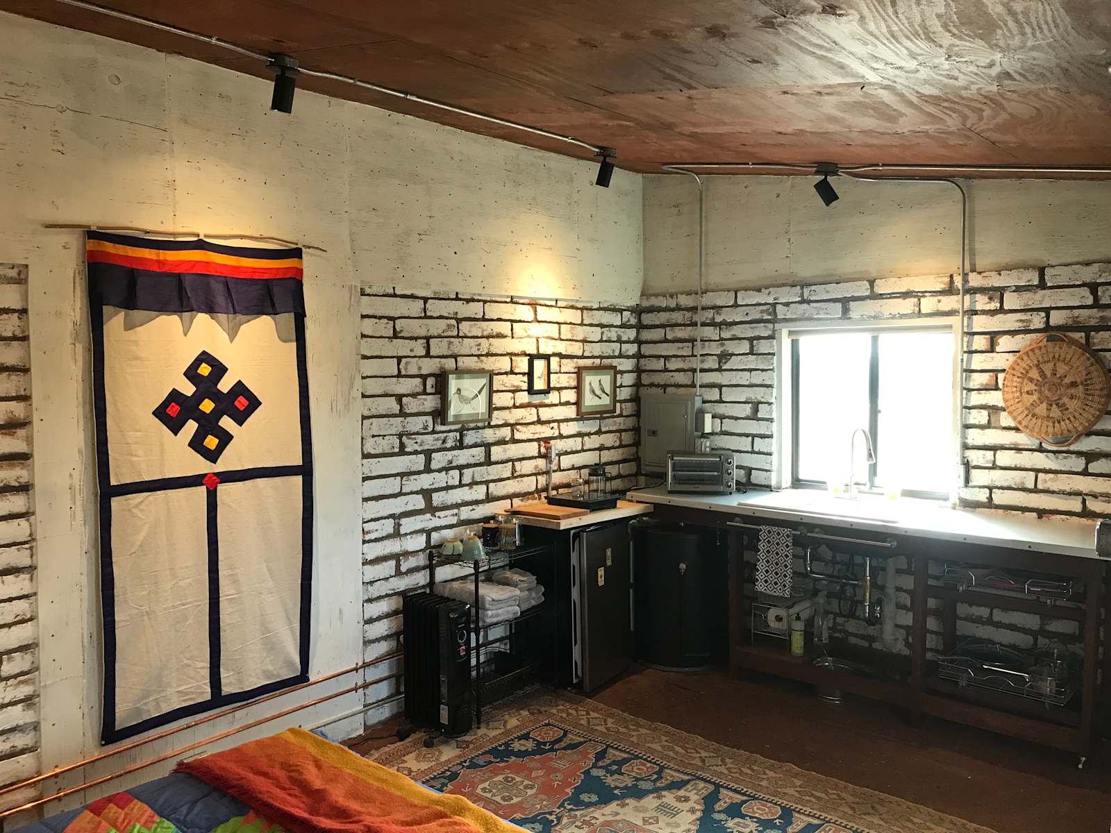 Harry and Barbara’s Windmill. - Mc Neal, Arizona - glamping.directory