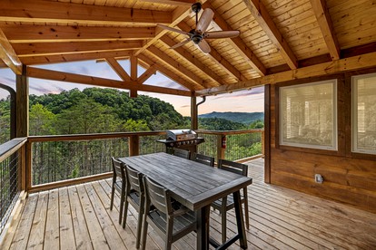 Unique, Custom-Designed Cabin with Hot-Tub Close to the Great Smoky Mountain National Park, Pigeon Forge in Tennesse - Sevierville, Tennessee - glamping.directory