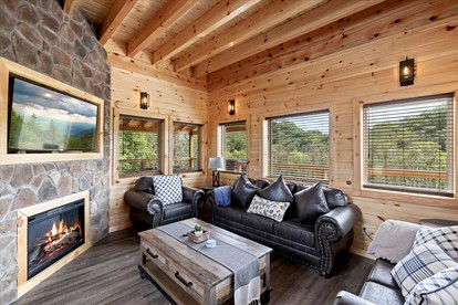Unique, Custom-Designed Cabin with Hot-Tub Close to the Great Smoky Mountain National Park, Pigeon Forge in Tennesse - Sevierville, Tennessee - glamping.directory