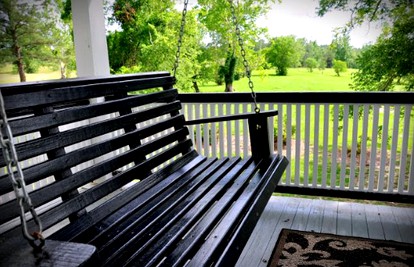 Luxurious Bed and Breakfast Vacation Rental for Large Groups in East Texas - Huntington, Texas - glamping.directory