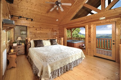 Charming Mountain Cabin with Hot-Tub and Spectacular Views in Sevierville, Tennessee - Sevierville, Tennessee - glamping.directory