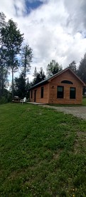Cozy Pet-Friendly Cabin in Hyde Park, Vermont - Perfect for a Nature Escape near the Green River Reservoir State Park - Hyde Park, Vermont - glamping.directory
