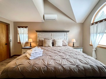 Wonderful Spacious Cabin with Serene Mountain Views in Bartlett, New Hampshire - Bartlett, New Hampshire - glamping.directory