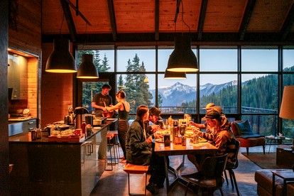 All-Inclusive Mountain Cabin Retreat with Chef & Epic Alpine Views in Truckee, California - Truckee, California - glamping.directory