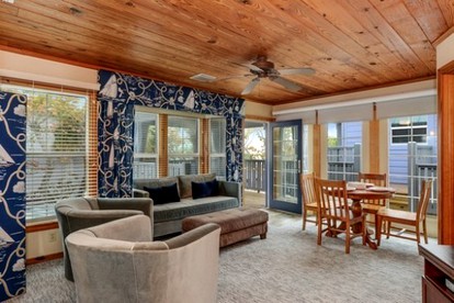 Spacious Accommodation Rental with a Private Balcony near Clearwater, Florida - Indian Rocks Beach, Florida - glamping.directory