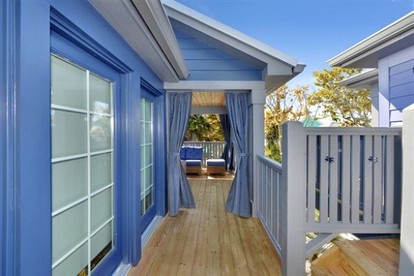 Spacious Accommodation Rental with a Private Balcony near Clearwater, Florida - glamping.directory