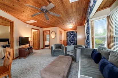 Spacious Accommodation Rental with a Private Balcony near Clearwater, Florida - Indian Rocks Beach, Florida - glamping.directory