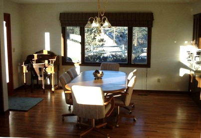 Three-Bedroom Cabin for Rent with Immaculate Views in Buena Vista, Colorado - Buena Vista, Colorado - glamping.directory