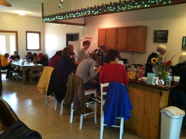Spacious Cabin Rental for Large Groups near Onondaga Cave State Park in Missouri - Steelville, Missouri - glamping.directory