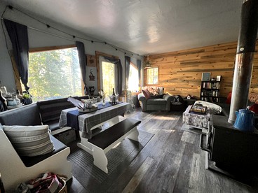 Beautiful Peaceful Cabin with Sauna, Outdoor Living Space and Lake Views in Hoodsport, Washington - Hoodsport, Washington - glamping.directory