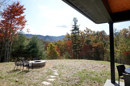 Wayah House Perfect for Family Glamping in Bryson City, NC - Bryson City, North Carolina - glamping.directory