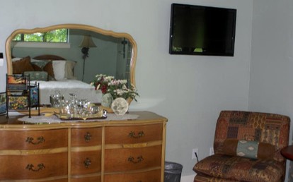 Enchanting Pet-Friendly Cottage on Secluded Farmland near Marble Falls, Texas - Marble Falls, Texas - glamping.directory