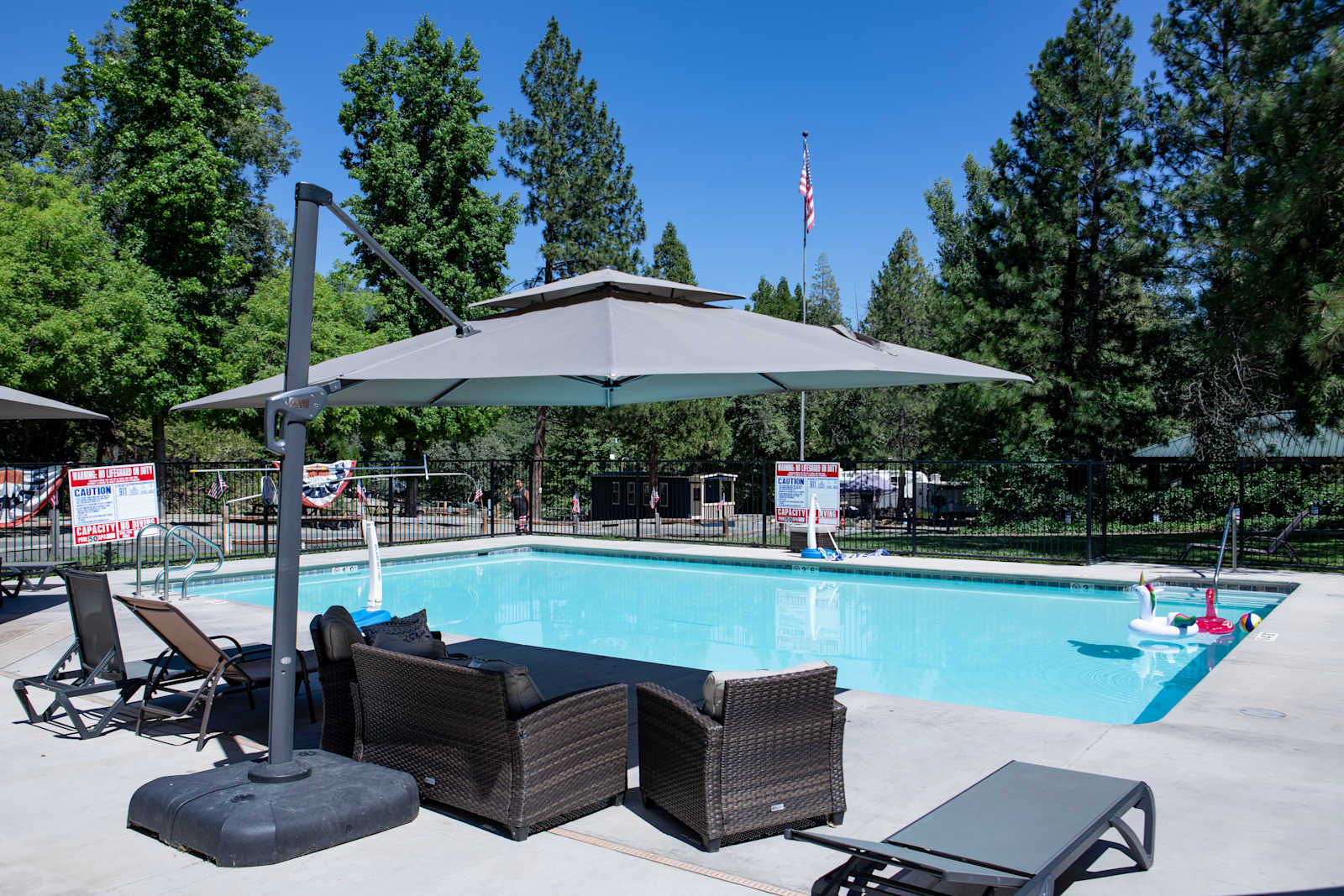 Outdoorsy Yosemite - Bass Lake, California - glamping.directory