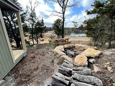 Rustic Cabin for Memorable Glamping Experience in Jacksboro, Texas - Graford, Texas - glamping.directory