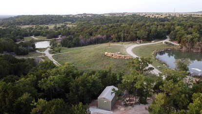 Rustic Cabin for Memorable Glamping Experience in Jacksboro, Texas - Graford, Texas - glamping.directory