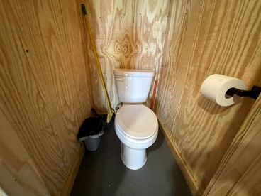 Rustic Cabin for Memorable Glamping Experience in Jacksboro, Texas - Graford, Texas - glamping.directory