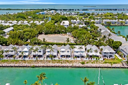 Beautiful Modern Vacation Rental for an Incredible Getaway in Duck Keys, Florida - Marathon, Florida - glamping.directory