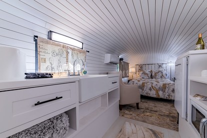 Charming Luxurious Airstream Beautifully Design with Indoor Bath in Texas - Spicewood, Texas - glamping.directory
