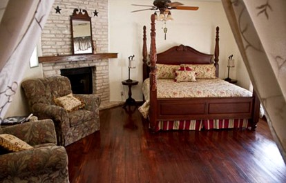 Charming Group Rental Castle for Special Occasions in the Hill Country of Marble Falls, Texas - Marble Falls, Texas - glamping.directory
