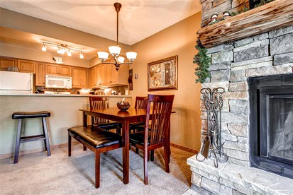 Gorgeous Rocky Mountain Cabin for a Family Getaway in Colorado - Silverthorne, Colorado - glamping.directory