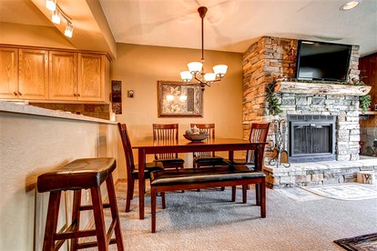 Gorgeous Rocky Mountain Cabin for a Family Getaway in Colorado - Silverthorne, Colorado - glamping.directory