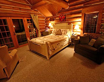 Deluxe Bed and Breakfast Getaway in the Great Smoky Mountains near Leicester, North Carolina - Leicester, North Carolina - glamping.directory