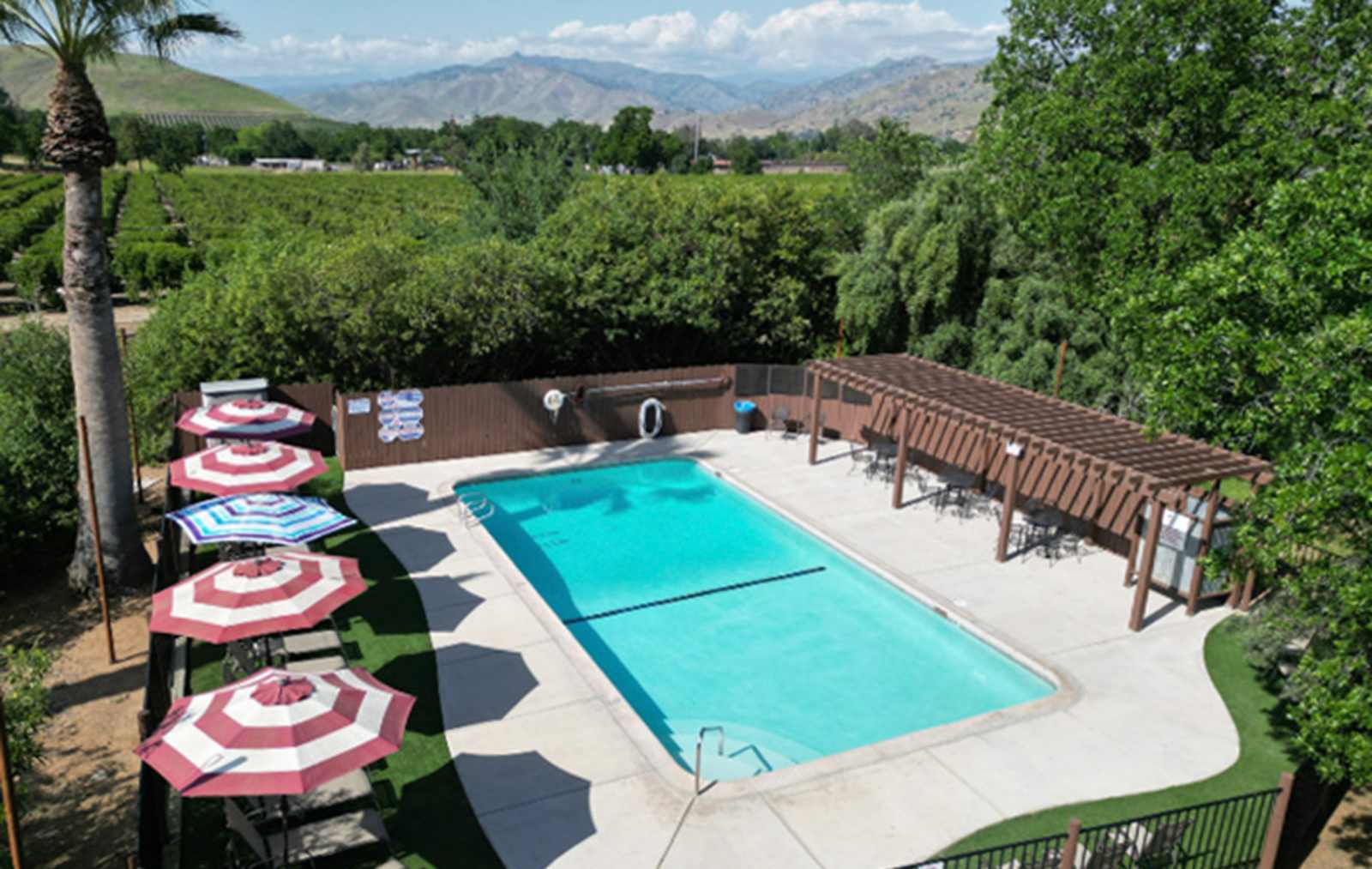 Lemon Cove Village RV Park - Lemon Cove, California - glamping.directory