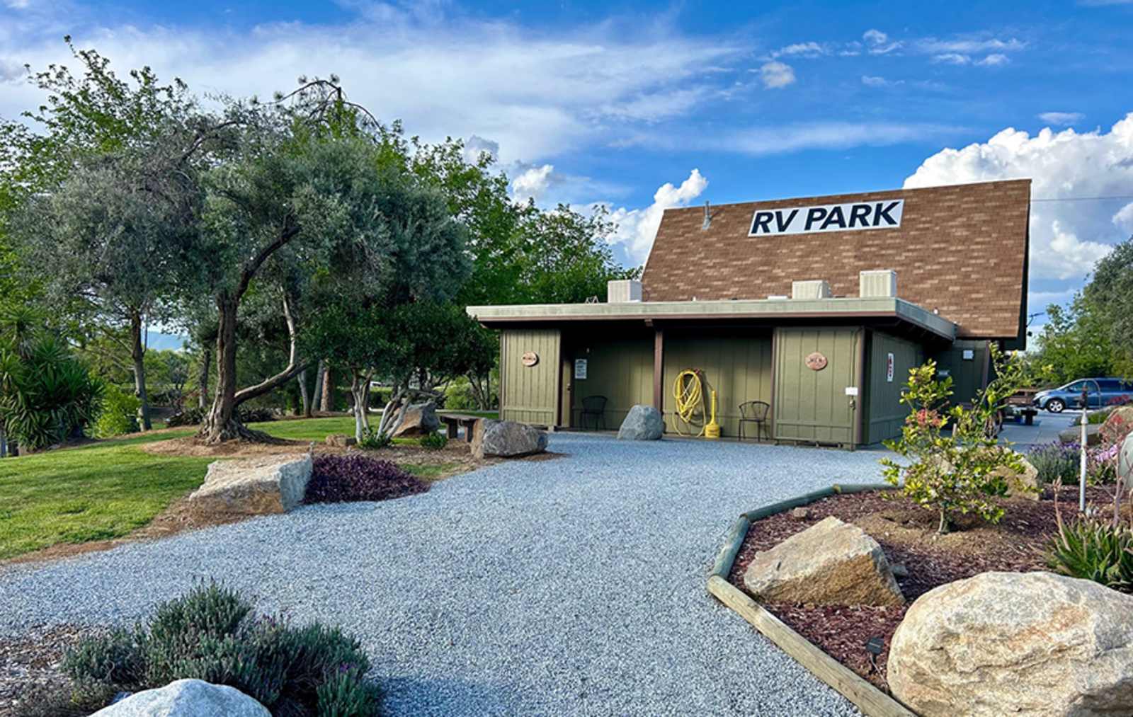Lemon Cove Village RV Park - Lemon Cove, California - glamping.directory