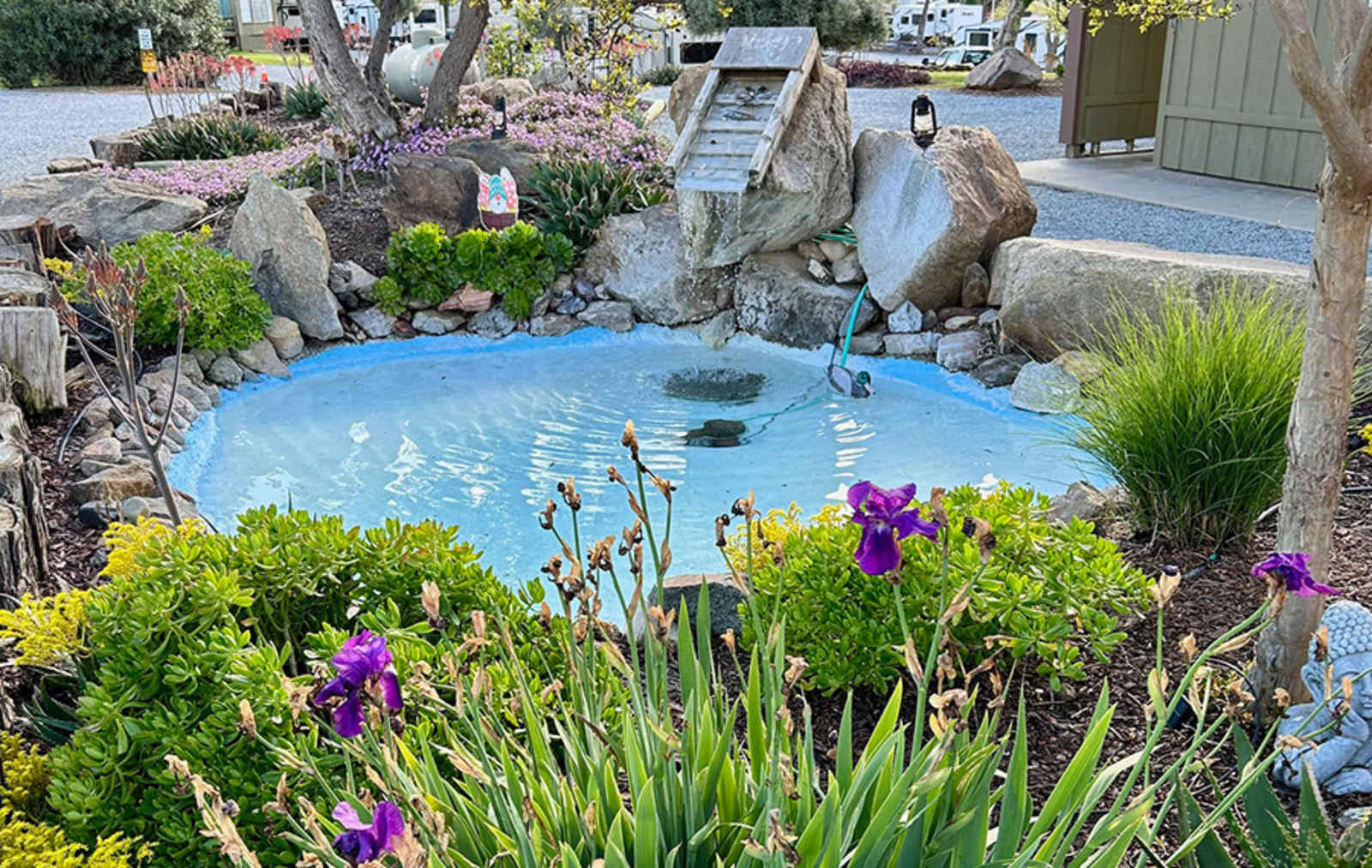 Lemon Cove Village RV Park - Lemon Cove, California - glamping.directory