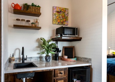 Colorful, Wheelchair Accessible Cabin for Two in Waco, Texas - Elm Mott, Texas - glamping.directory