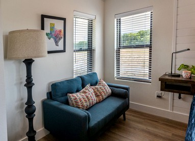Colorful, Wheelchair Accessible Cabin for Two in Waco, Texas - Elm Mott, Texas - glamping.directory