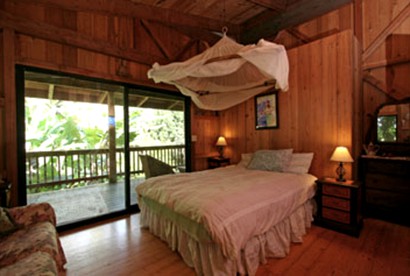 Tropical Lodge Getaway Nestled on an Organic Farm in Pahoa, Hawaii - Pahoa, Hawaii - glamping.directory