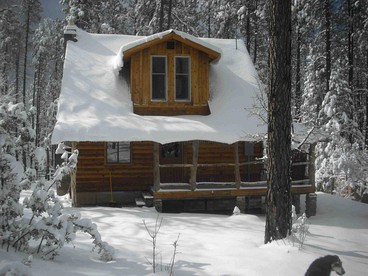 Rustic Cabin Rental near Tonto National Forest in Payson, Arizona - glamping.directory
