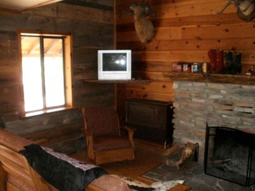 Rustic Cabin Rental near Tonto National Forest in Payson, Arizona - Payson, Arizona - glamping.directory