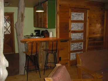 Rustic Cabin Rental near Tonto National Forest in Payson, Arizona - Payson, Arizona - glamping.directory
