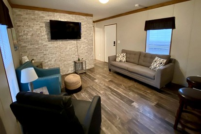 Embrace Nature in this Cottage Nestled Amidst Trees in Dunnellon, Florida - Dunnellon, Florida - glamping.directory