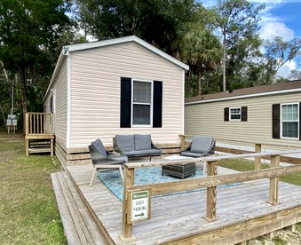 Embrace Nature in this Cottage Nestled Amidst Trees in Dunnellon, Florida - Dunnellon, Florida - glamping.directory