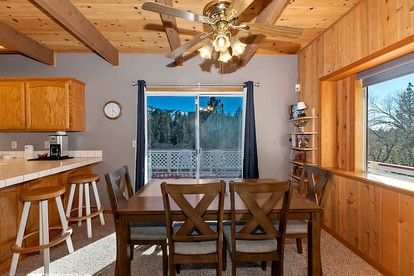 Beautiful, Secluded Cottage with Great Views in Big Bear Lake, California - Big Bear Lake, California - glamping.directory