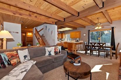 Beautiful, Secluded Cottage with Great Views in Big Bear Lake, California - Big Bear Lake, California - glamping.directory