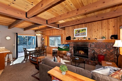 Beautiful, Secluded Cottage with Great Views in Big Bear Lake, California - Big Bear Lake, California - glamping.directory