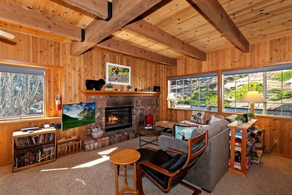 Beautiful, Secluded Cottage with Great Views in Big Bear Lake, California - Big Bear Lake, California - glamping.directory