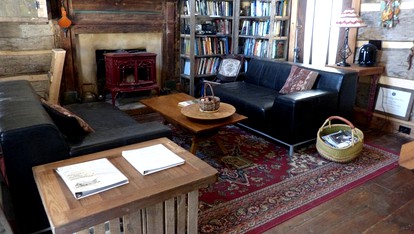 Beautiful Cabin Rooms for Groups, Couples, or Families near Appalachian Trail, Virginia - Pearisburg, Virginia - glamping.directory