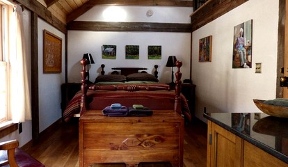 Beautiful Cabin Rooms for Groups, Couples, or Families near Appalachian Trail, Virginia - Pearisburg, Virginia - glamping.directory