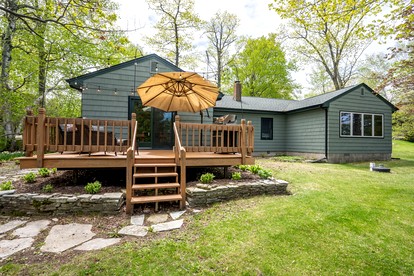 Cozy Lakefront Retreat | Fire Pit, Pet-Friendly & Scenic Views near Sturgeon Bay, WI - Sturgeon Bay, Wisconsin - glamping.directory