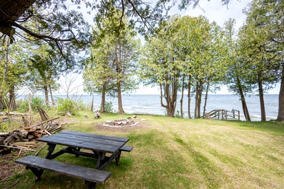 Cozy Lakefront Retreat | Fire Pit, Pet-Friendly & Scenic Views near Sturgeon Bay, WI - Sturgeon Bay, Wisconsin - glamping.directory