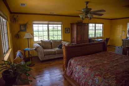 Elegant Getaway Accommodation Perfect for Couples in Sanger, California - Sanger, California - glamping.directory