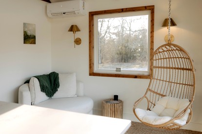Cozy Tiny Cabin with Hot Tub near Fall Creek Falls for a Peaceful Romantic Escape in Tennessee - Pikeville, Tennessee - glamping.directory