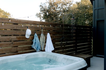 Cozy Tiny Cabin with Hot Tub near Fall Creek Falls for a Peaceful Romantic Escape in Tennessee - Pikeville, Tennessee - glamping.directory