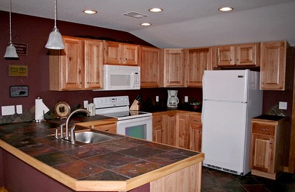 Rustic Cabin with Jacuzzi and Mountain Views in Colorado - Estes Park, Colorado - glamping.directory