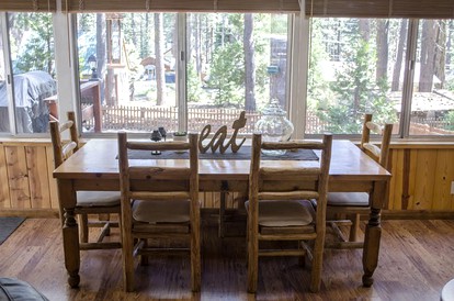 Pet-Friendly Cabin With Sauna and Hot Tub near Lake Tahoe, California - Kings Beach, California - glamping.directory